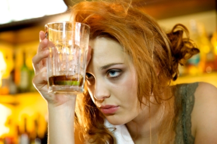 woman_drinking_alcohol
